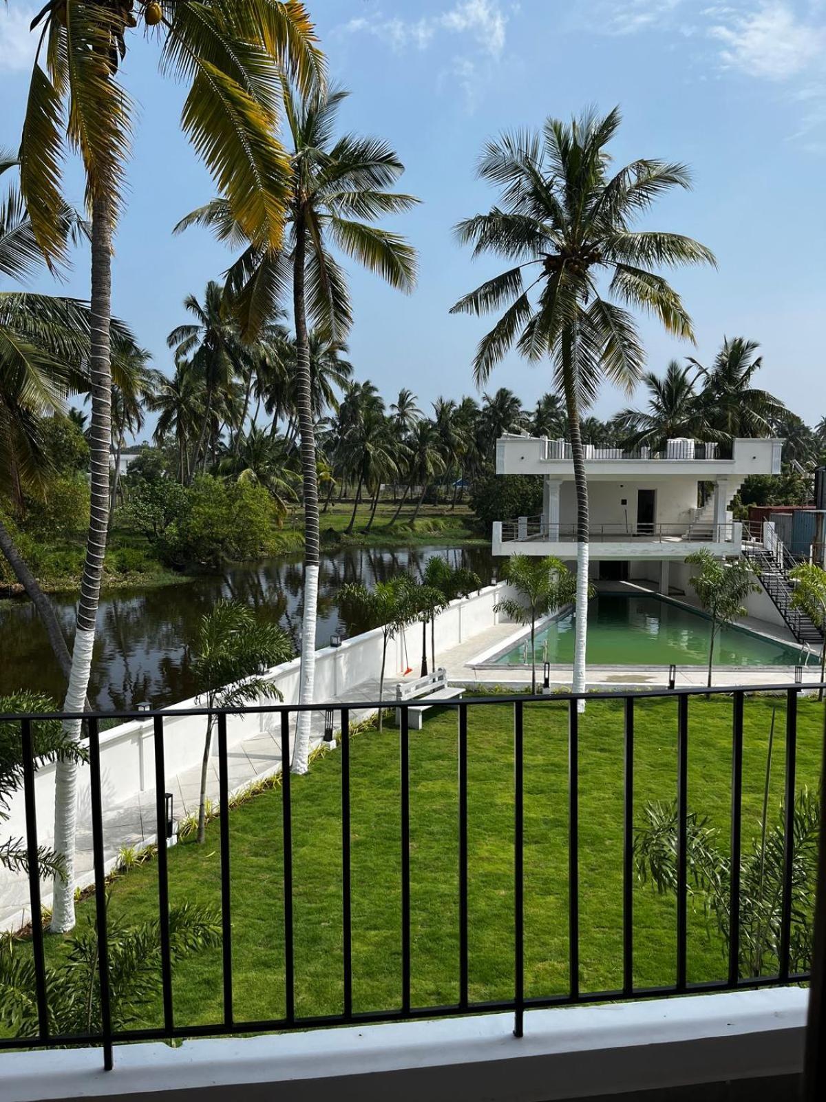 Trigon Retreat Hotel Purnankuppam Exterior photo