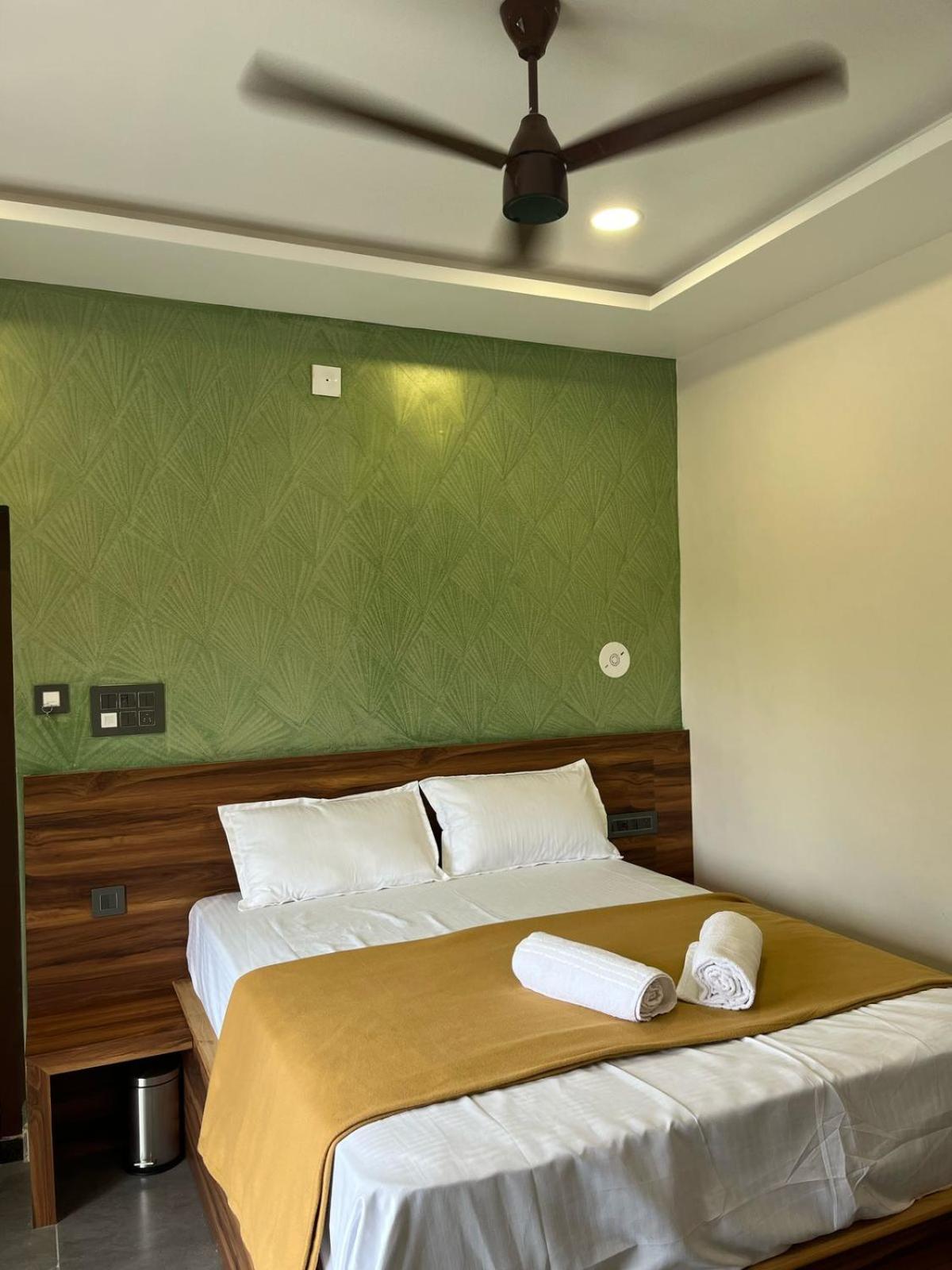 Trigon Retreat Hotel Purnankuppam Exterior photo