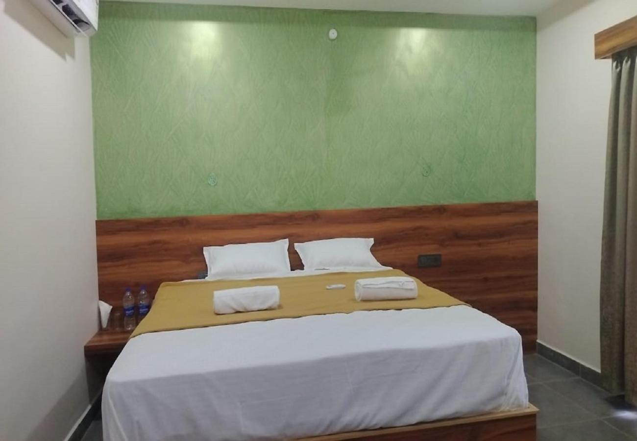 Trigon Retreat Hotel Purnankuppam Exterior photo